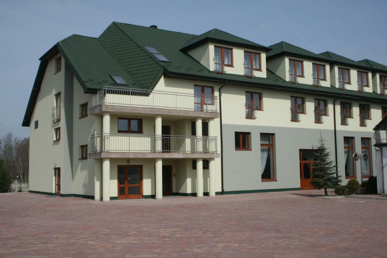 Hotel Dyminy Kielce Esterno foto