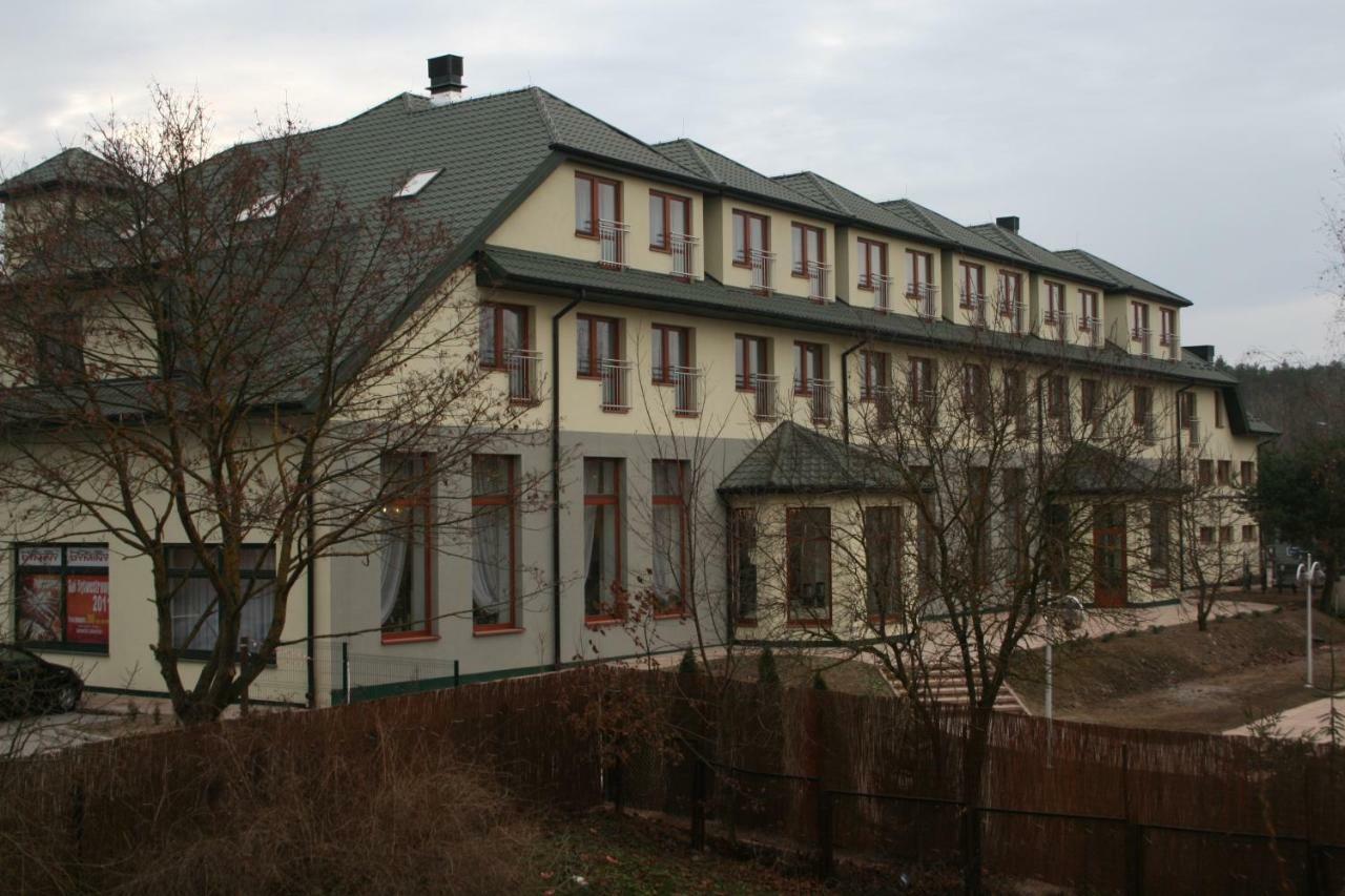 Hotel Dyminy Kielce Esterno foto