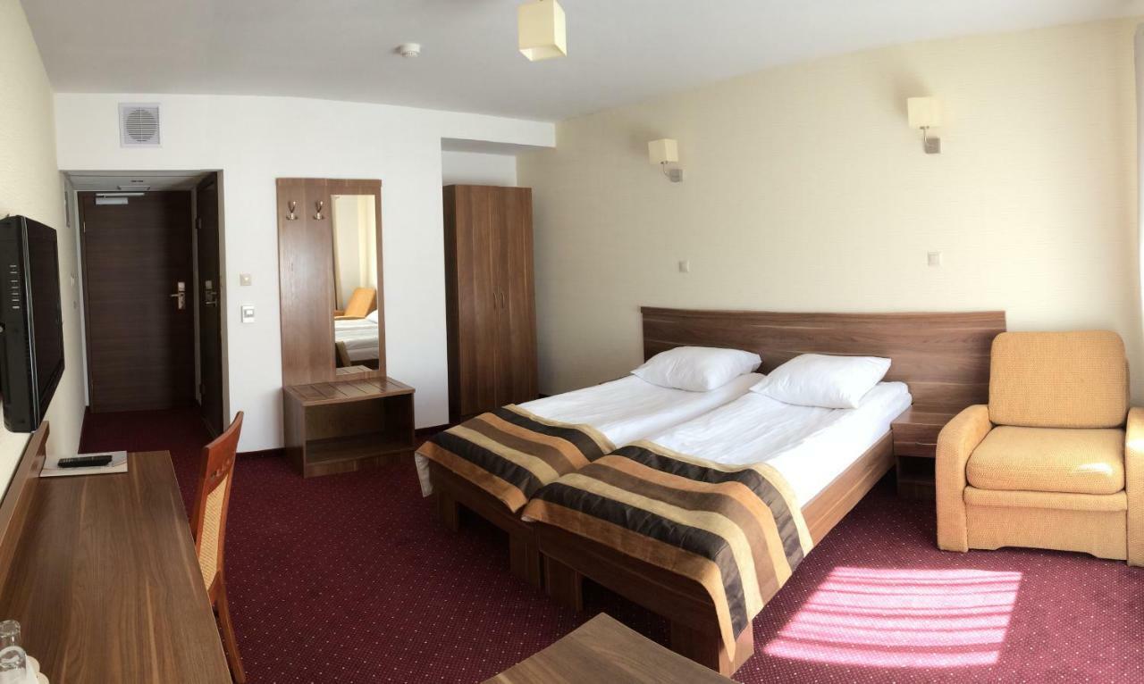 Hotel Dyminy Kielce Esterno foto
