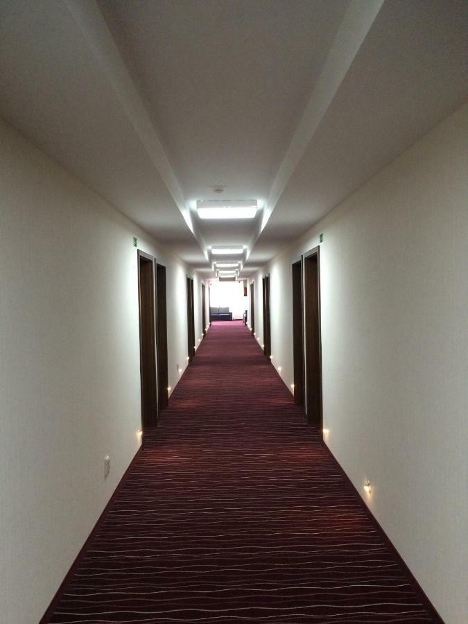 Hotel Dyminy Kielce Esterno foto