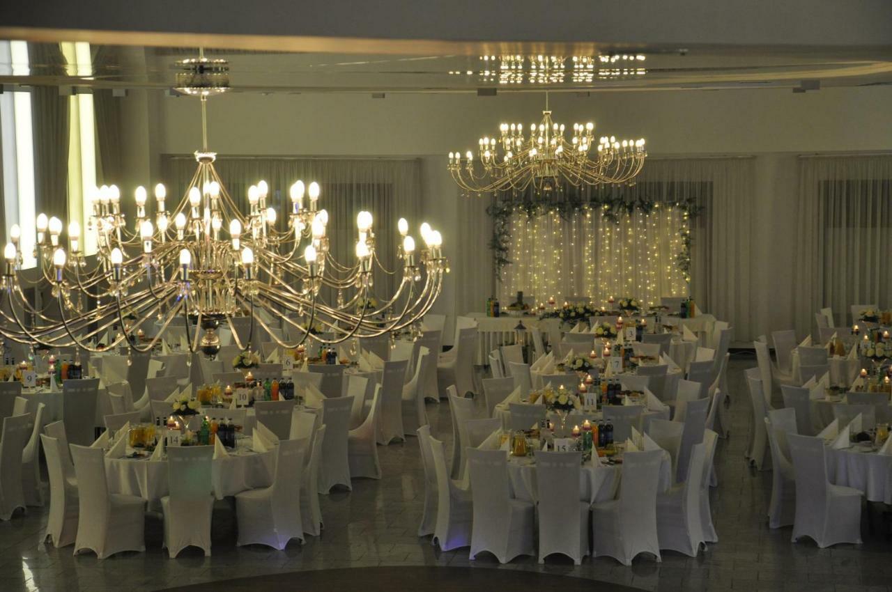 Hotel Dyminy Kielce Esterno foto